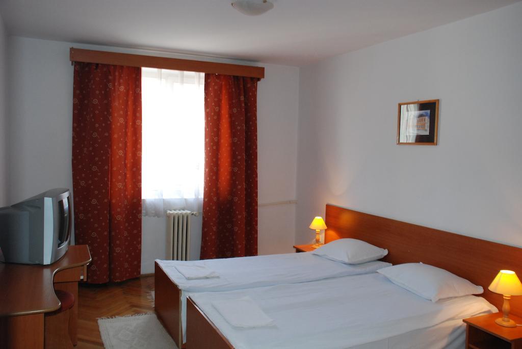 Hotel Merkur Miercurea Ciuc Eksteriør billede