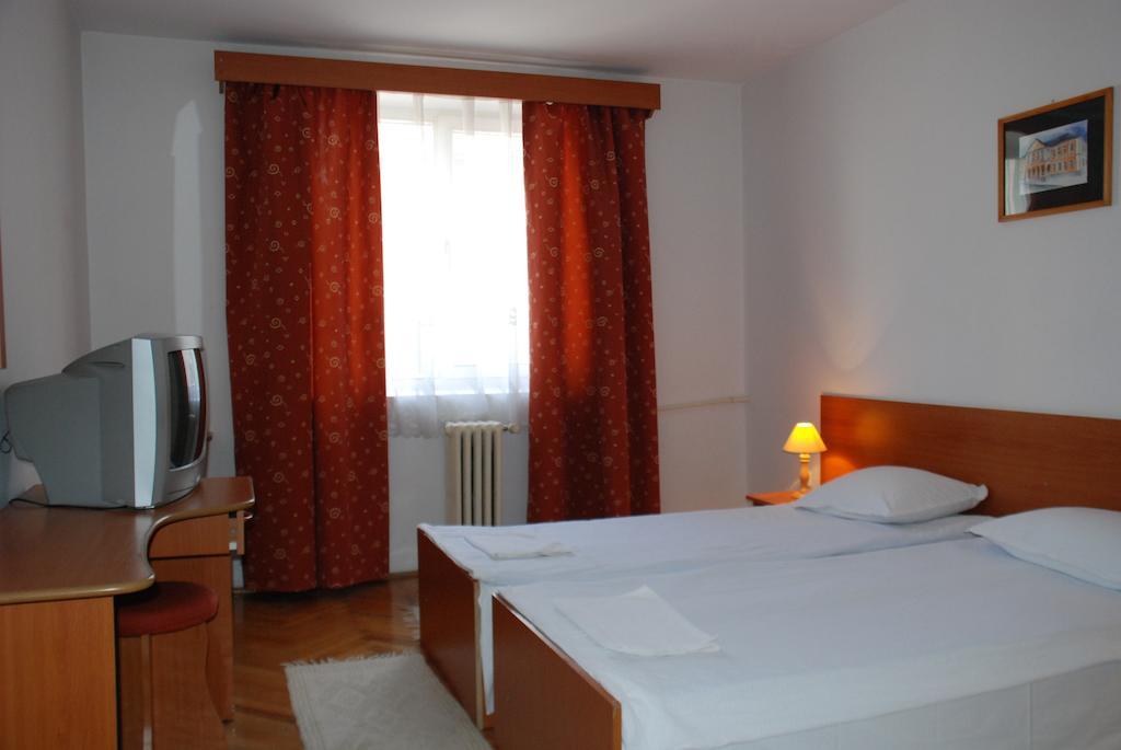 Hotel Merkur Miercurea Ciuc Eksteriør billede
