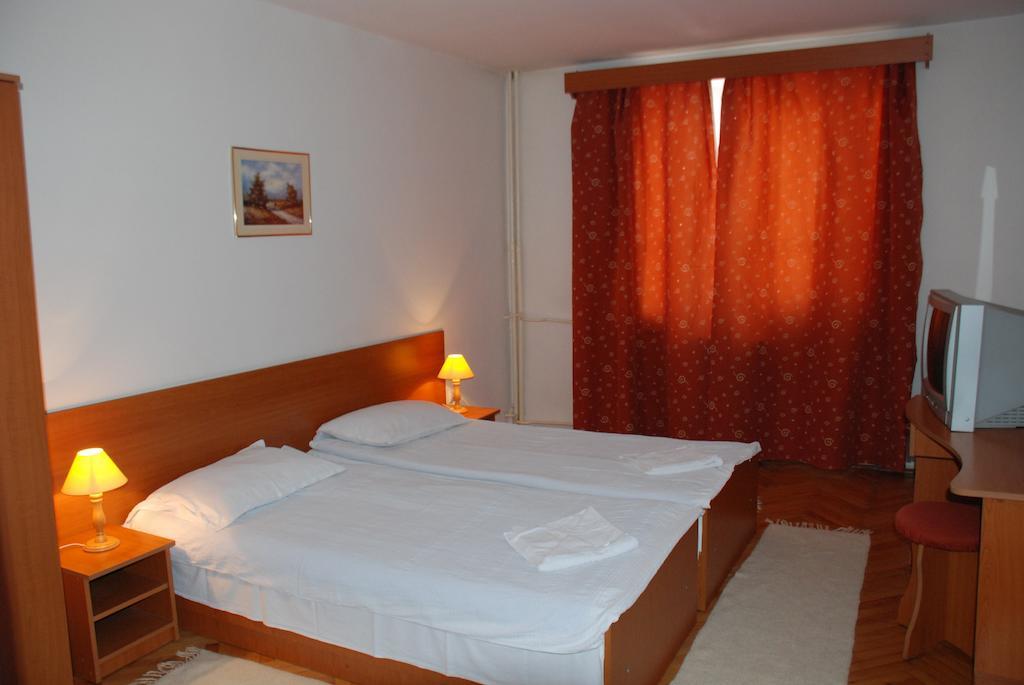 Hotel Merkur Miercurea Ciuc Eksteriør billede