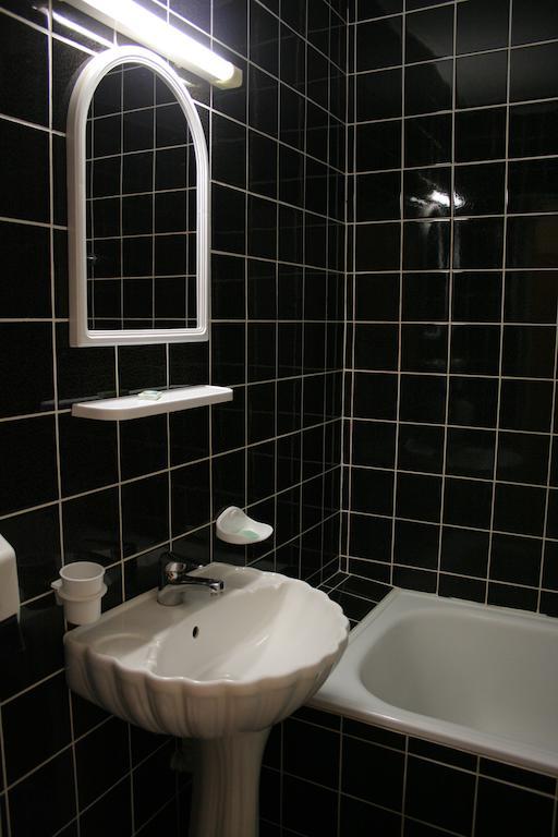 Hotel Merkur Miercurea Ciuc Værelse billede
