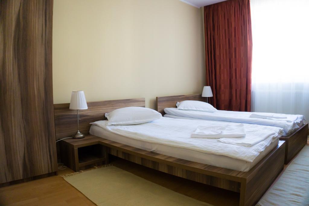 Hotel Merkur Miercurea Ciuc Eksteriør billede