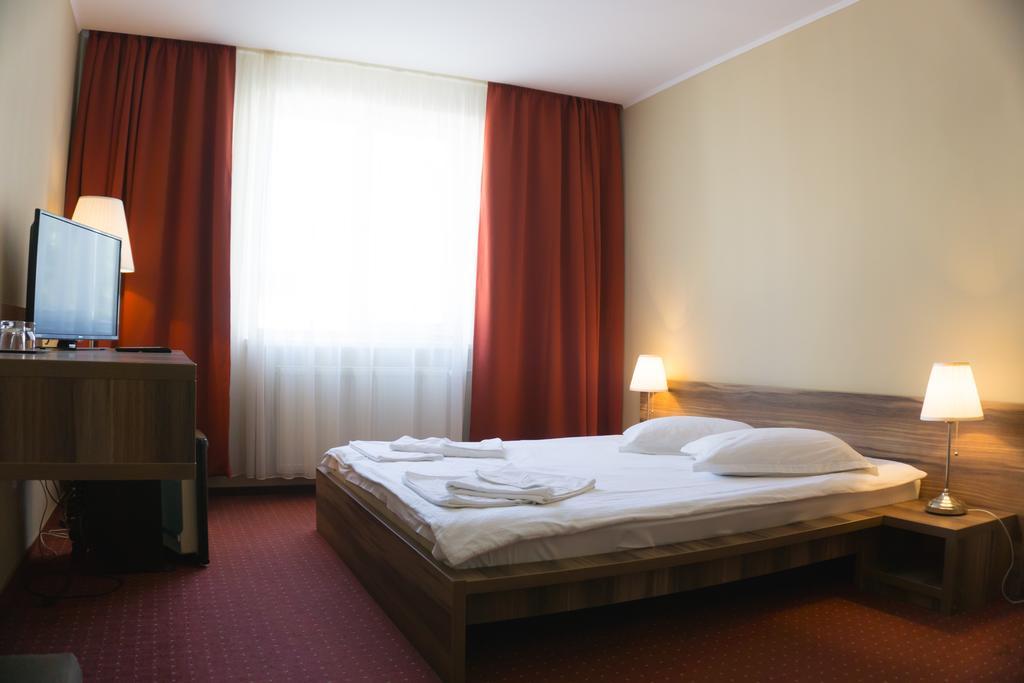Hotel Merkur Miercurea Ciuc Eksteriør billede