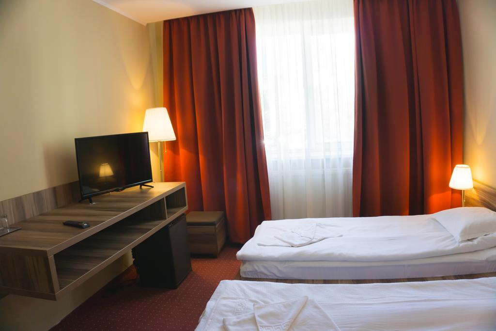 Hotel Merkur Miercurea Ciuc Eksteriør billede